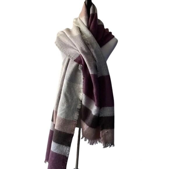 🆕 Express Purple Blanket Scarf - Picture 1 of 5